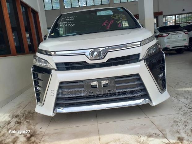 Toyota Voxy 2019 White