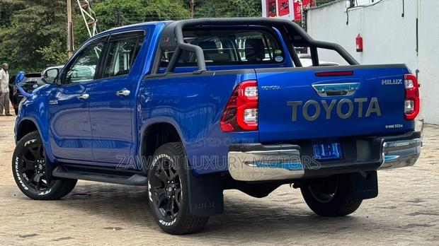 Toyota Hilux Revo Double Cab Deisel 2.4 AWD 2019 Blue