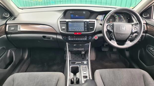 Honda Accord 2018 Pearl