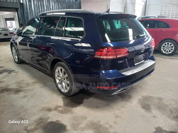 Volkswagen Golf Variant 2019 Blue