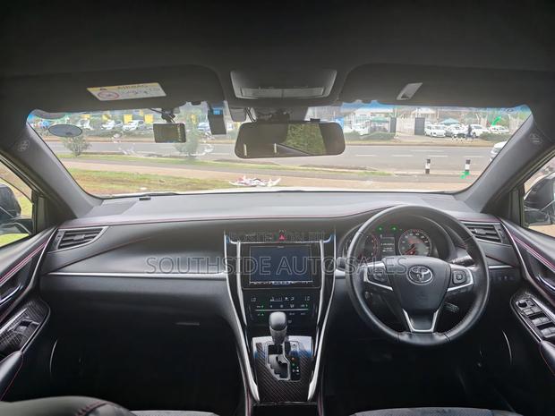 Toyota Harrier 2.0 Turbo 2019 White
