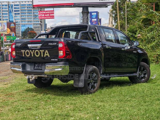 Toyota Hilux Revo Double Cab Deisel 2.8 AWD 2021 Black
