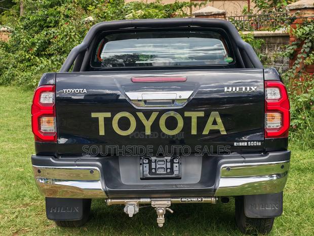 Toyota Hilux Revo Double Cab Deisel 2.8 AWD 2021 Black