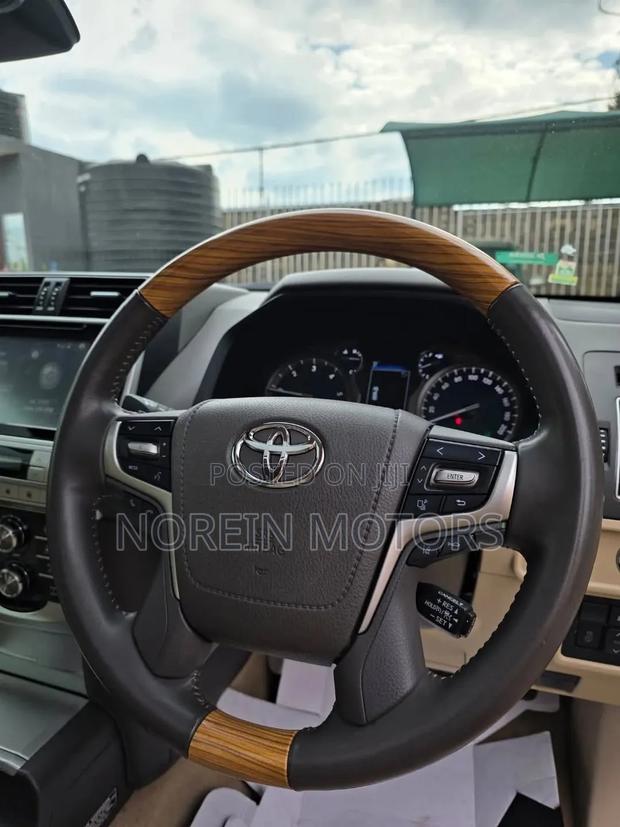 Toyota Land Cruiser Prado 2019 Black