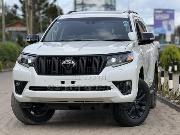Toyota Land Cruiser Prado 2.7 2023 White