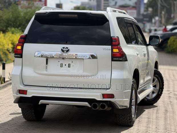 Toyota Land Cruiser Prado 2.7 2019 White