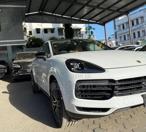 Porsche Cayenne S AWD 2019 White