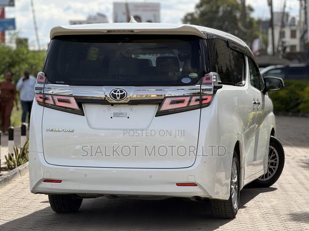 Toyota Alphard 2.5 Petrol AWD 2019 White
