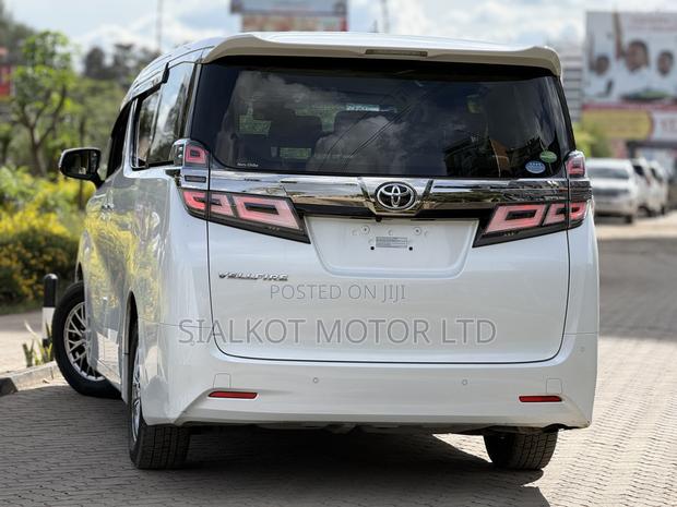 Toyota Alphard 2.5 Petrol AWD 2019 White
