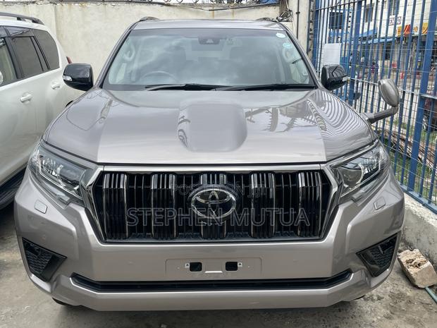 Toyota Land Cruiser Prado 2.7 2019 Gray