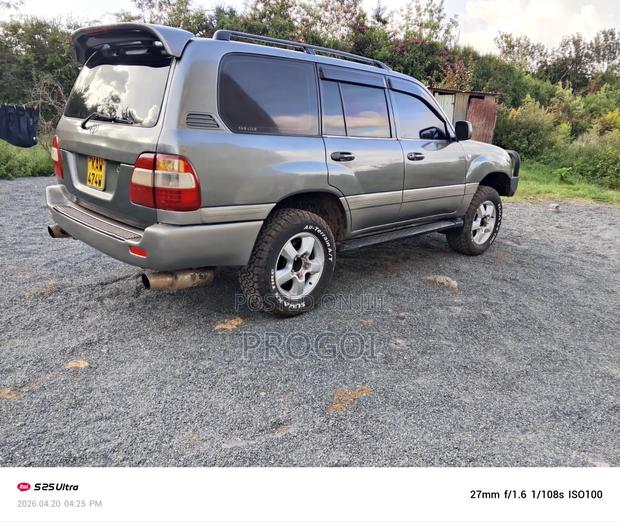 Toyota Land Cruiser 2008 Gray