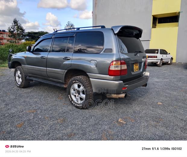 Toyota Land Cruiser 2008 Gray