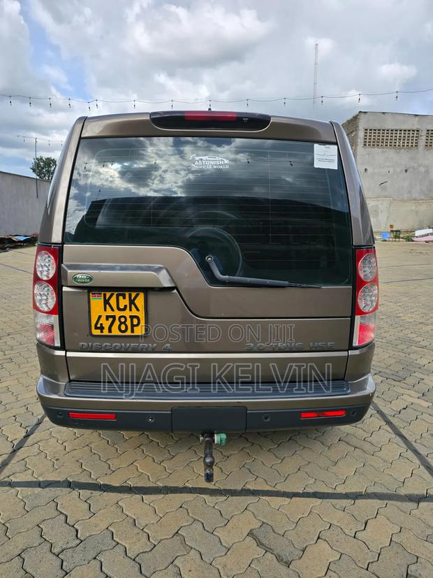 Land Rover Discovery 2010 Gold