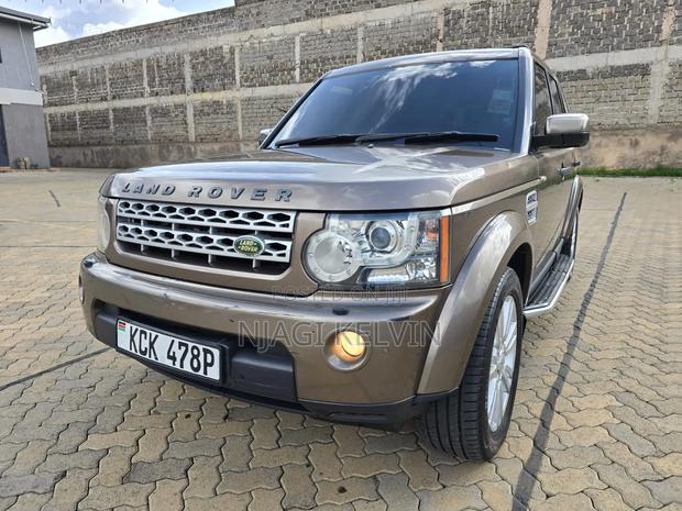 Land Rover Discovery 2010 Gold
