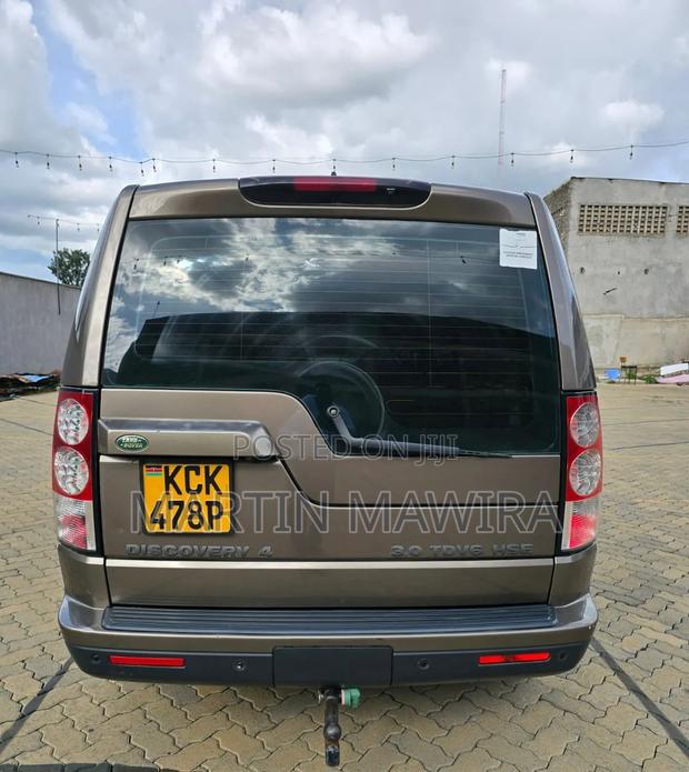 Land Rover Discovery 2010 Gold