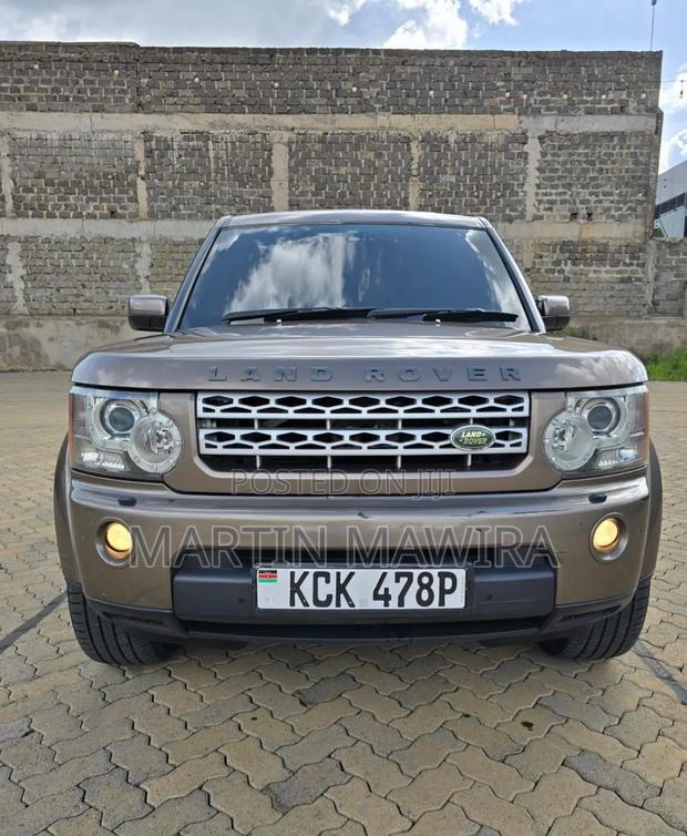 Land Rover Discovery 2010 Gold