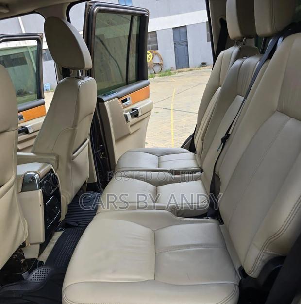 Land Rover Discovery 2010 Brown