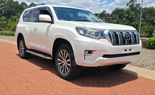 Toyota Land Cruiser Prado 2021 White