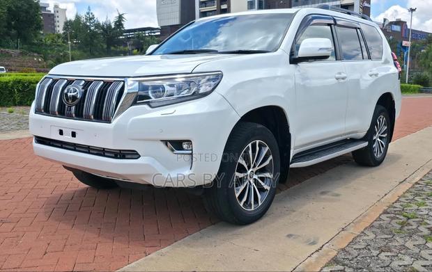 Toyota Land Cruiser Prado 2021 White