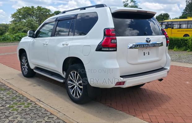 Toyota Land Cruiser Prado 2021 White