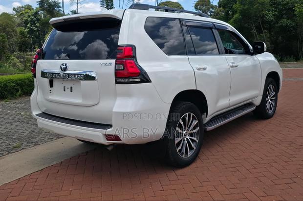 Toyota Land Cruiser Prado 2021 White