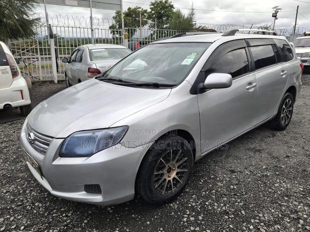 Toyota Corolla Fielder 2011 Silver