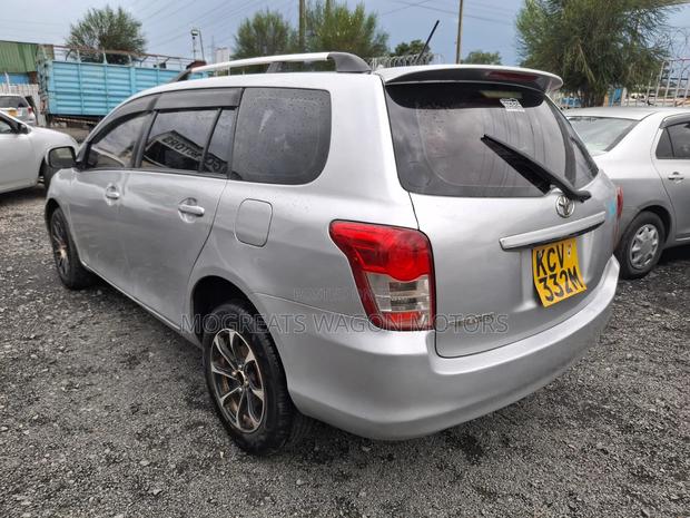 Toyota Corolla Fielder 2011 Silver