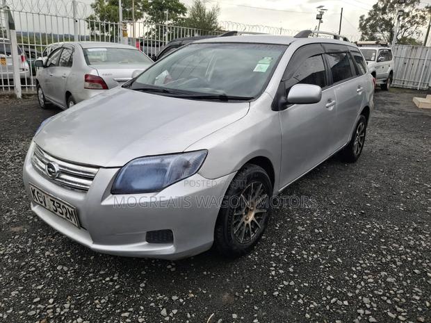 Toyota Corolla Fielder 2011 Silver