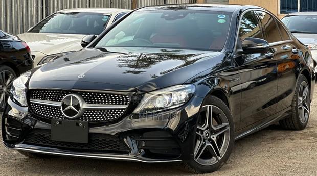 Mercedes-Benz C200 2019 Black