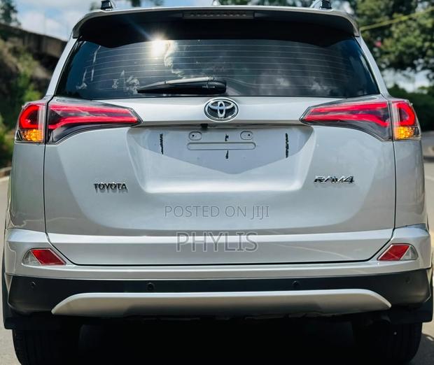 Toyota RAV4 2019 White