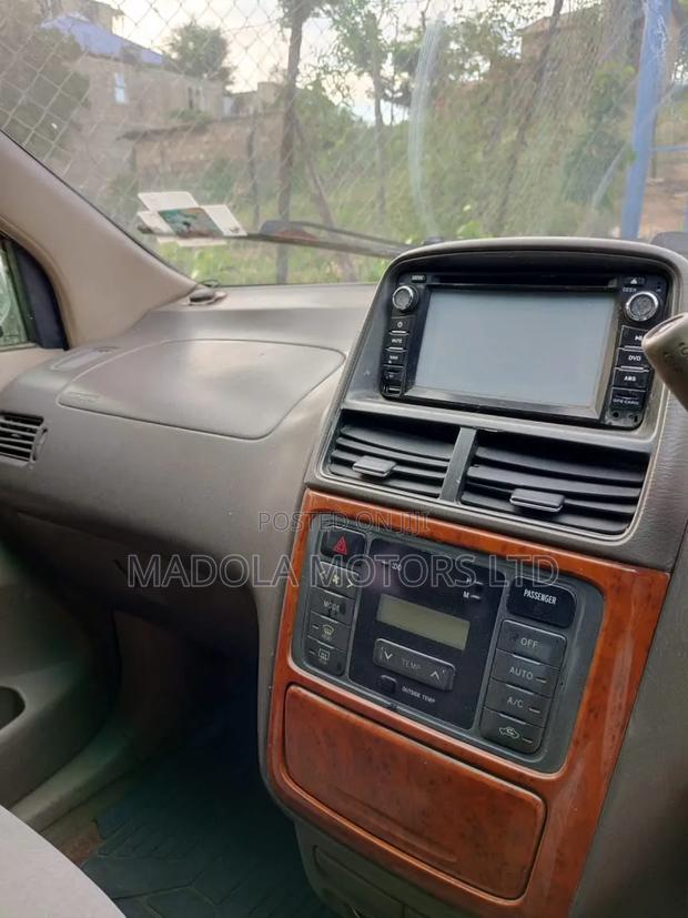 Toyota Gaia 2008 Silver