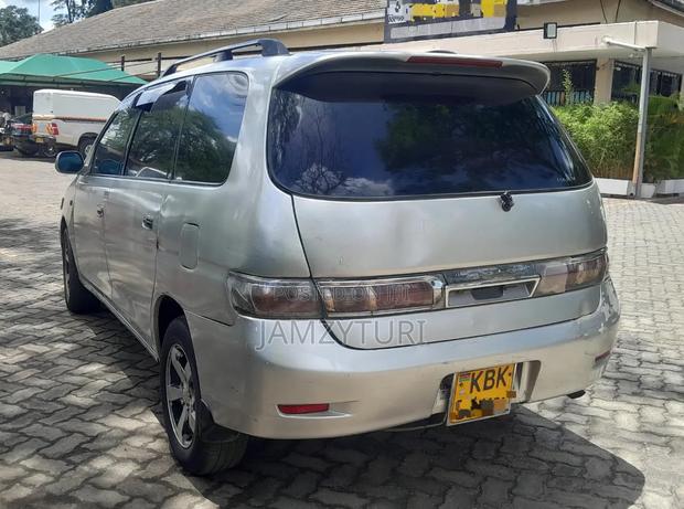 Toyota Gaia 2003 Silver