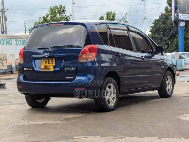 Toyota Sienta 2006 Blue