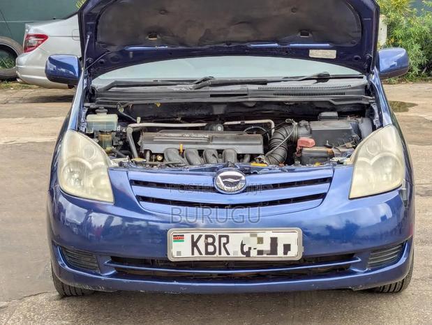 Toyota Sienta 2006 Blue