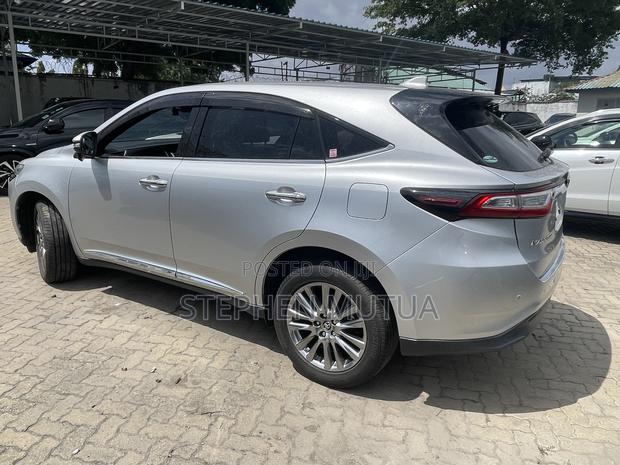 Toyota Harrier 2.0 2019 Silver