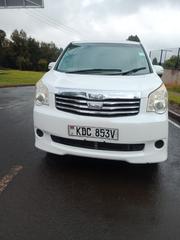 Toyota Noah 2013 White for sale
