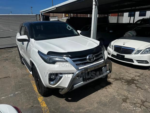 Toyota Fortuner 2.8 D AWD 2021 White