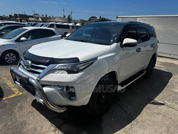 Toyota Fortuner 2.8 D AWD 2021 White