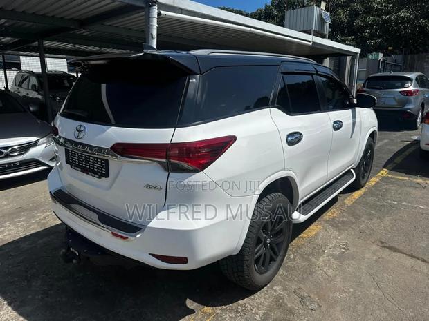 Toyota Fortuner 2.8 D AWD 2021 White