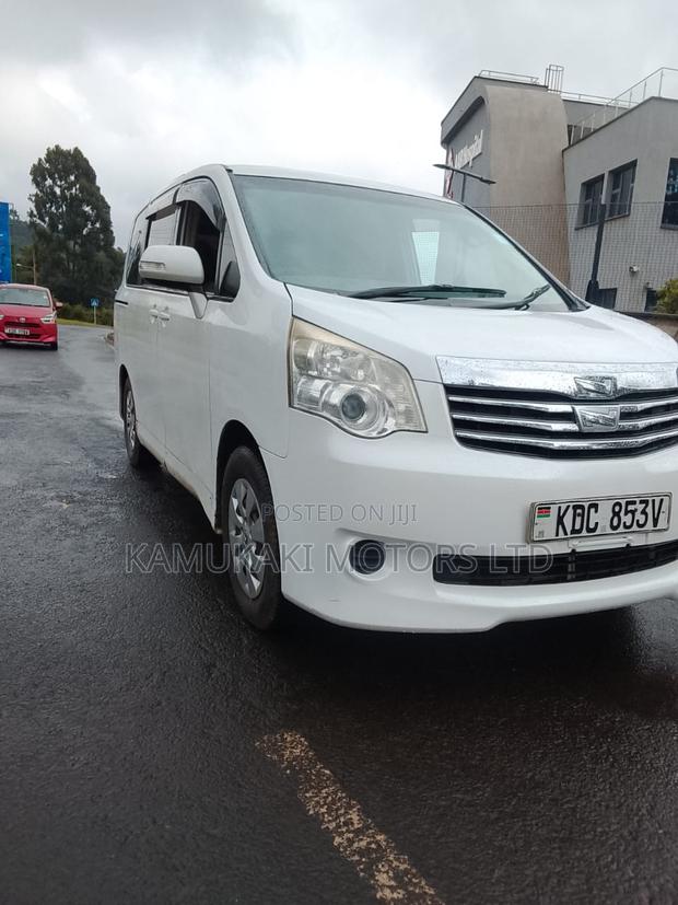 Toyota Noah 2013 White