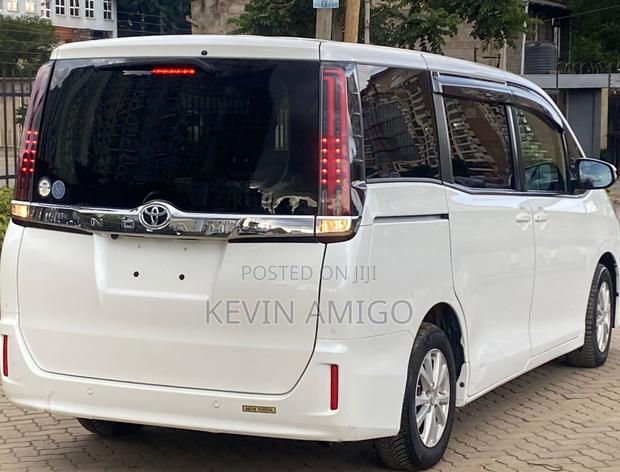 Toyota Noah 2020 White