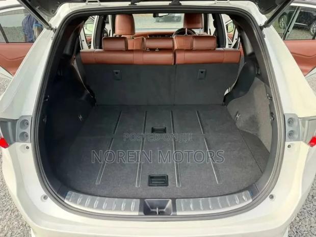 Toyota Harrier 2.0 2019 White