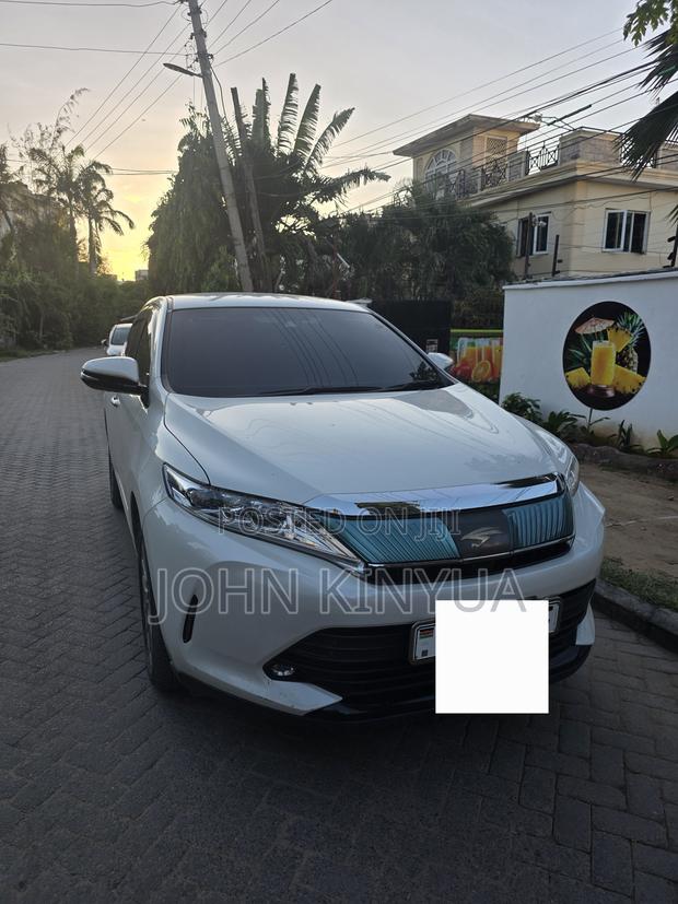 Toyota Harrier 2.0 Turbo 2018 White