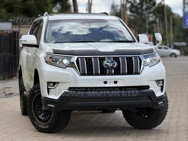 Toyota Land Cruiser Prado 2.7 2022 White