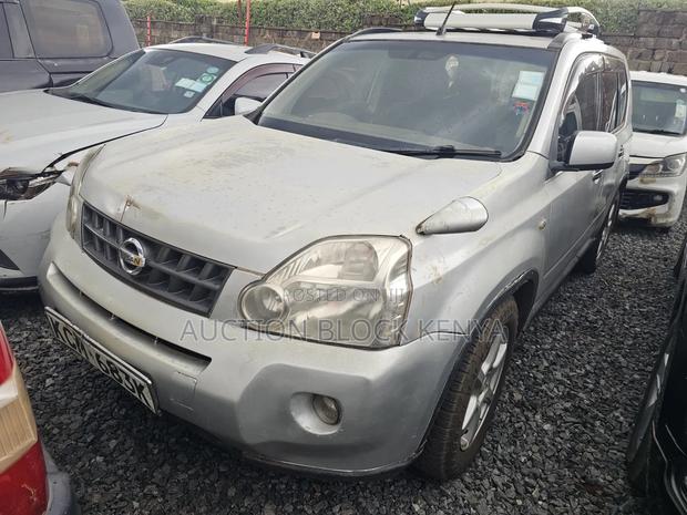 Nissan X-Trail 2010 Silver