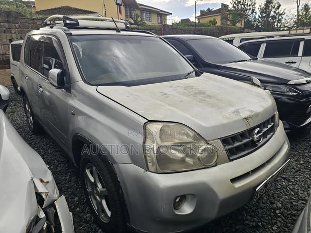 Nissan X-Trail 2010 Silver