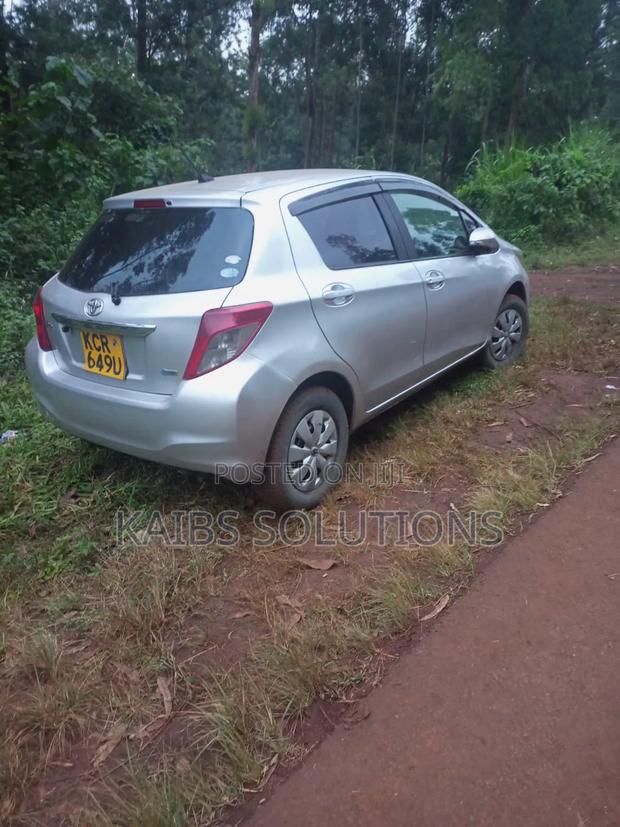 Toyota Vitz 2012 Silver