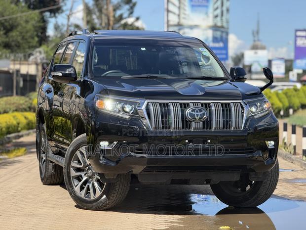 Toyota Land Cruiser Prado 2.7 2022 Black