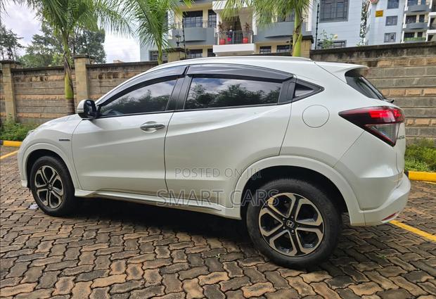 Honda Vezel 2017 White
