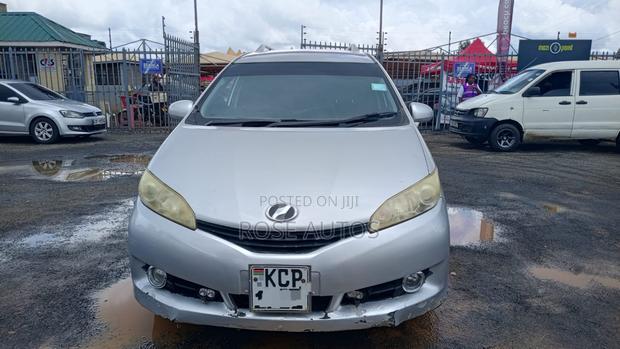 Toyota Wish 2011 Silver